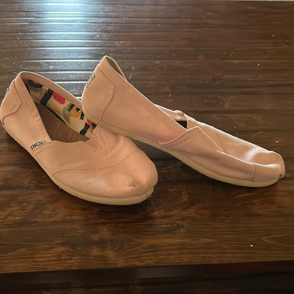 Toms pink shoes